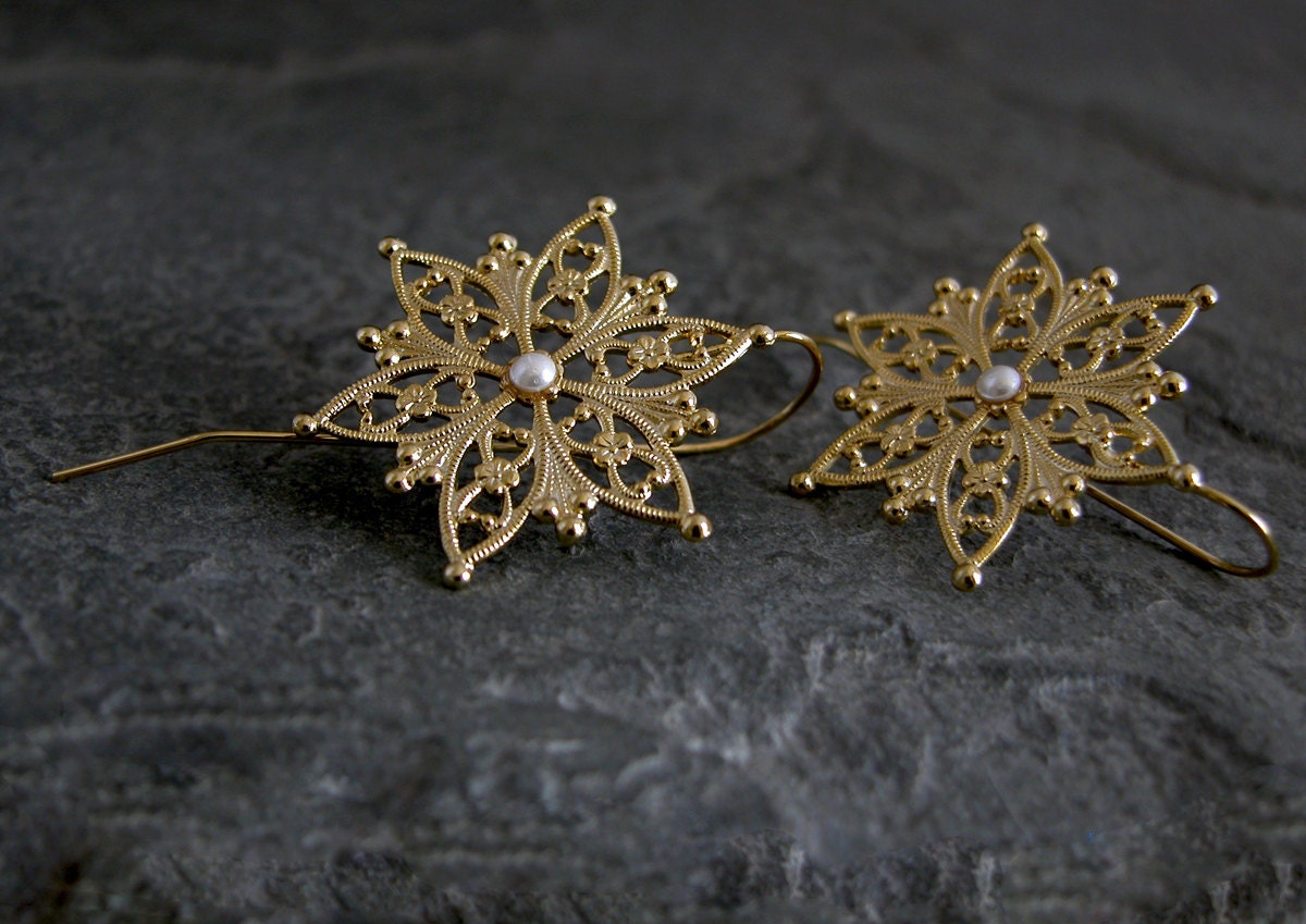 Gold Flower Earrings, Gold Filigree Flower Earrings,Wedding Gold Earrings,Bridal Pearl Earrings,Wedding Earrings ,Gold Earrings