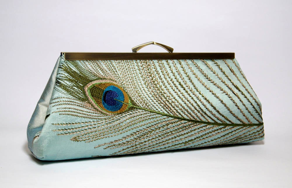 EllenVINTAGE SILK Peacock CLUTCH in Mint