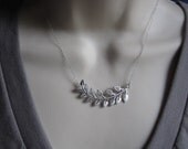 Silver laurel wreath necklace