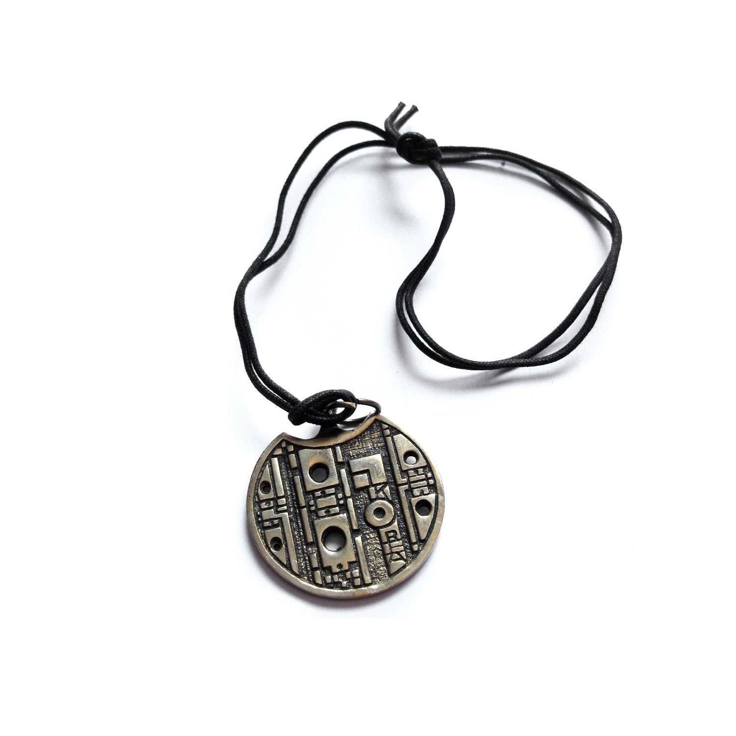 modernist medallion