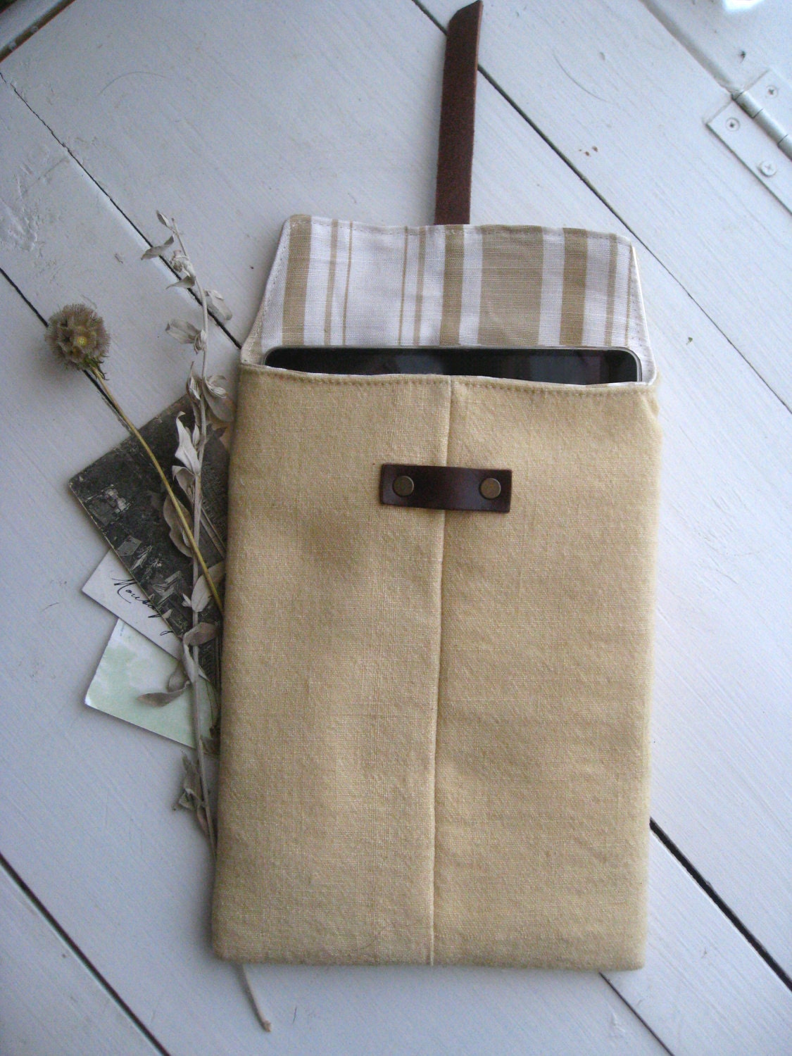 35% OFF Vintage Cream Wool iPad Case - Cream