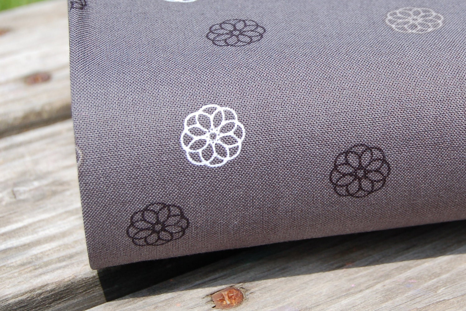 SALE-LAST YARD-Scribble-Floating Spiral-Gray