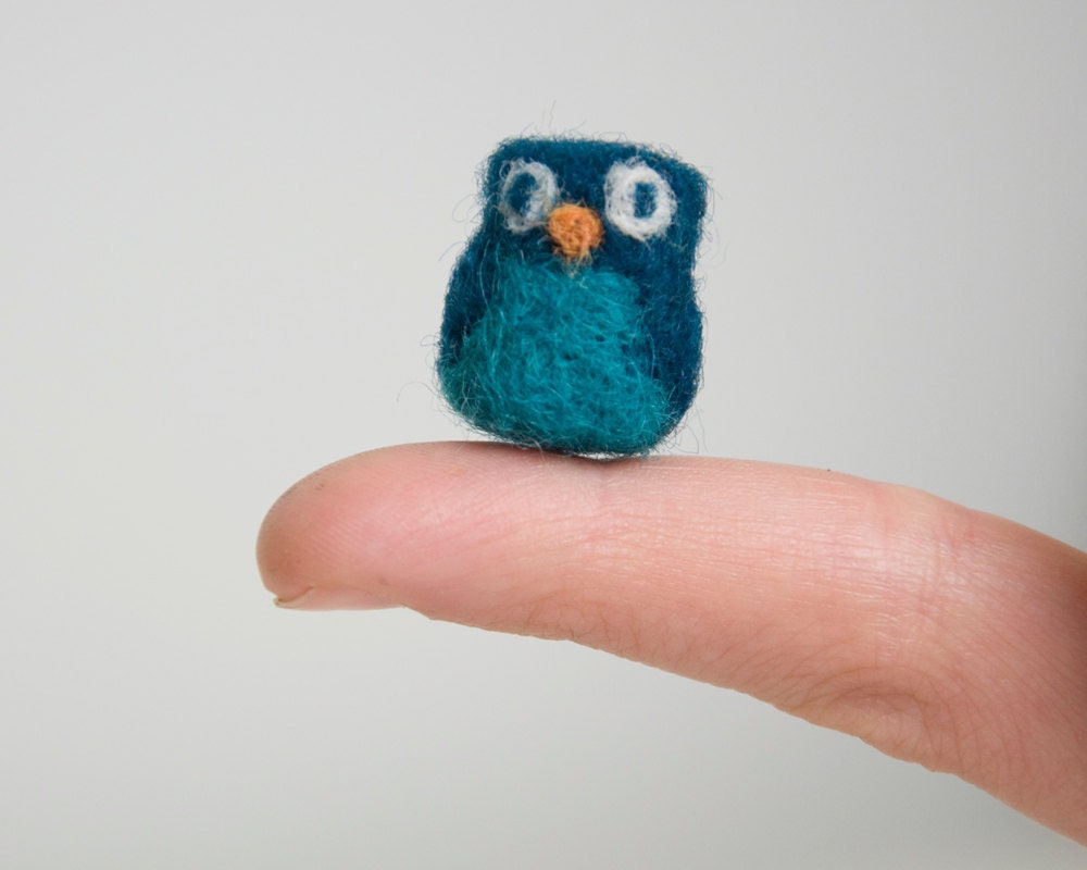 SALE - Miniature Needle Felted Pocket Owl in Teal