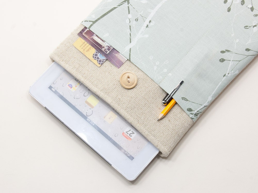 Ipad Case. Ipad bag. Ipad sleeve. Ipad cover with pocket and button closure. Ipad 2 case padded. Custom order available.