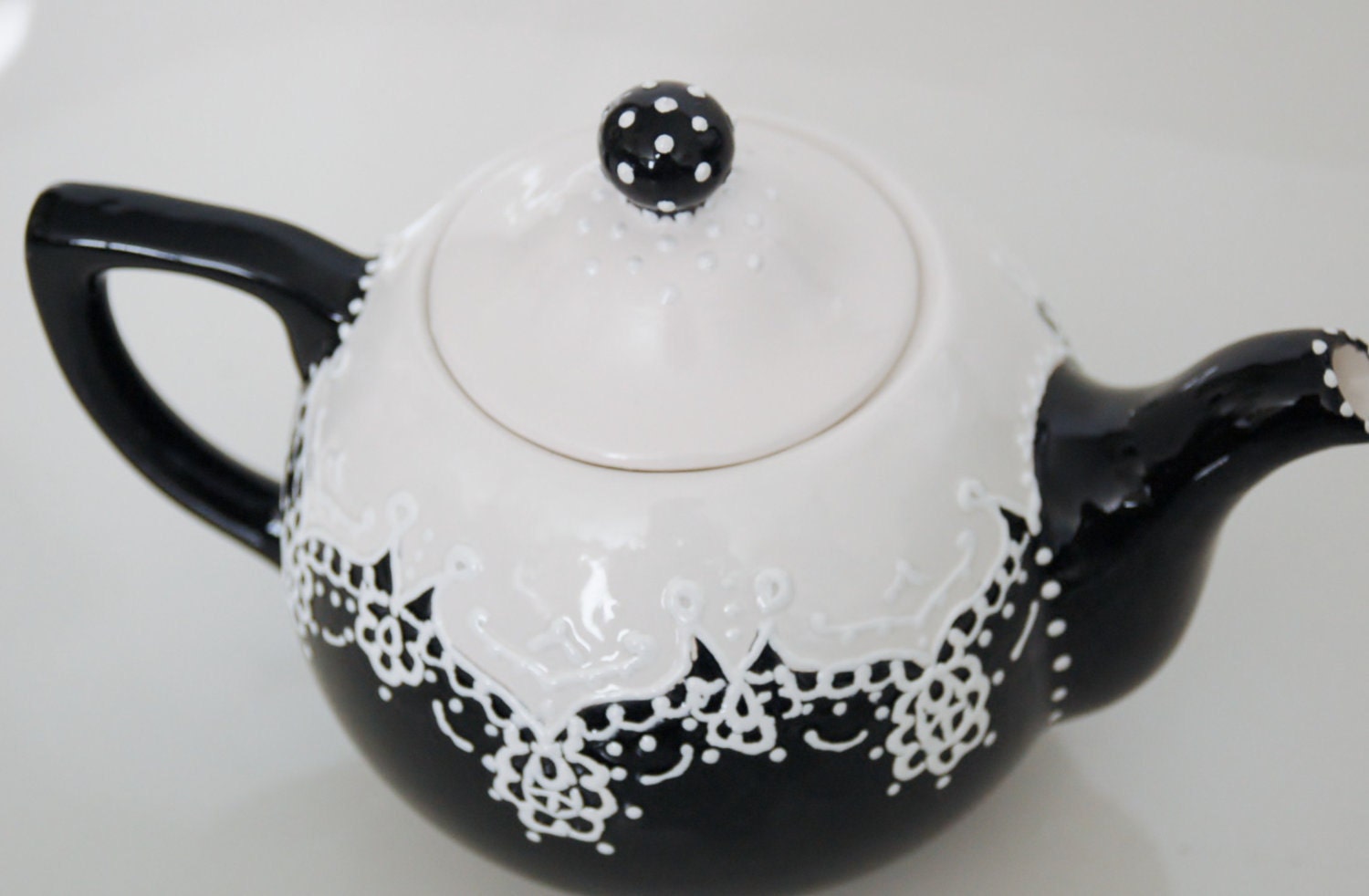 Teapot handpainted with lace dotting