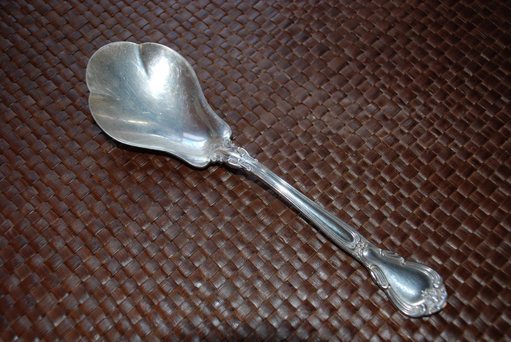 Gorham Sterling Silver Vintage Chantilly Lg Shell Casserole Serving Spoon