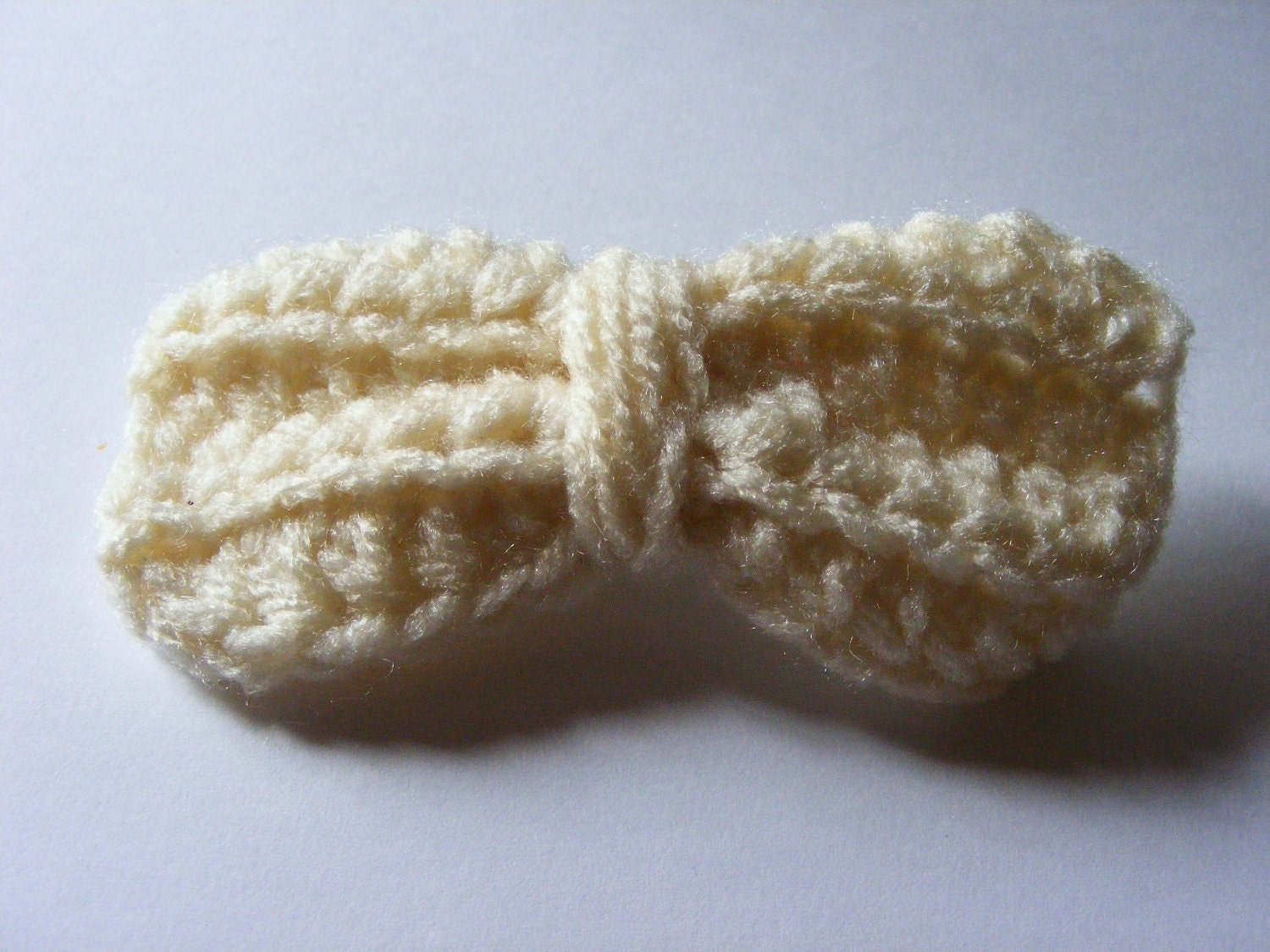 Eggshell White Crochet Bow Brooch