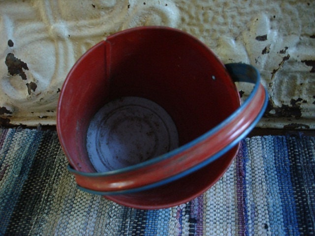 1950s US Metal Toys Big Eye Children at the Beach Sand Pail