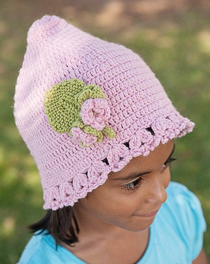 Girl's 5 to 10 years hat, pink washable wool with flower