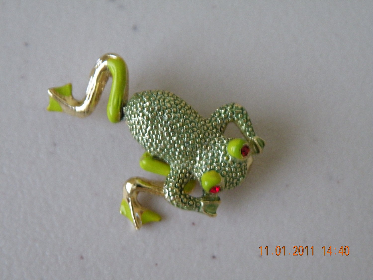 Sale Frog brooch pin. Movable legs. Enamel, rhinestones. Gold plate