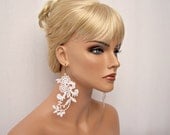 Wisteria lace earrings white short version