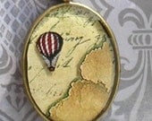 Vintage floating red and white striped hot air balloon resin pendant NECKLACE in ANTIQUE BRASS