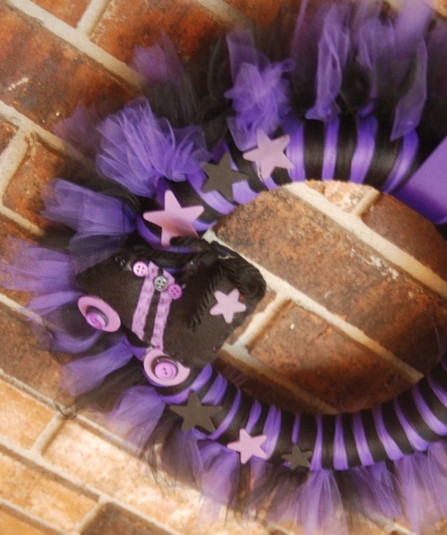Roller Derby Tu-Tu Tulle Wreath- Roller skates- Can be Custom made with Leagues colors