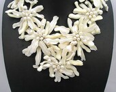 beadwork necklace,bib necklace,statement necklace,Beaded Jewelry,flower necklace,Pearl Necklace With pearl