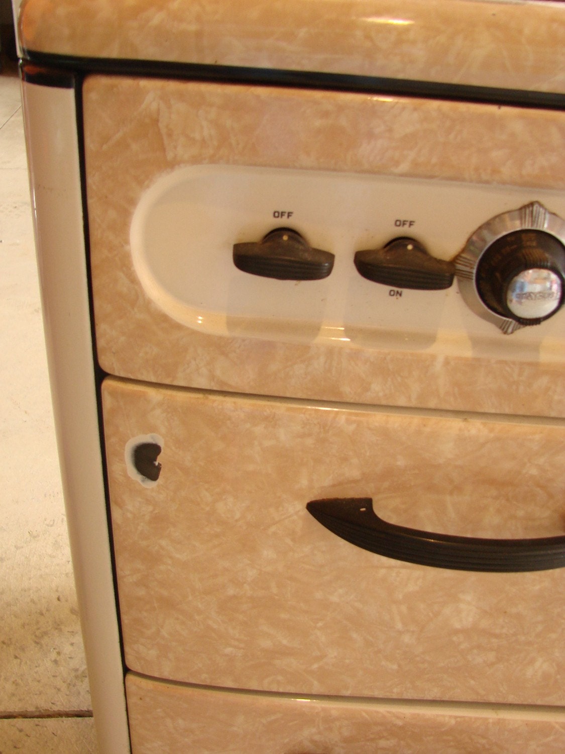 Vintage Antique Art Deco Norge Porcelain Stove circa 1925-1930