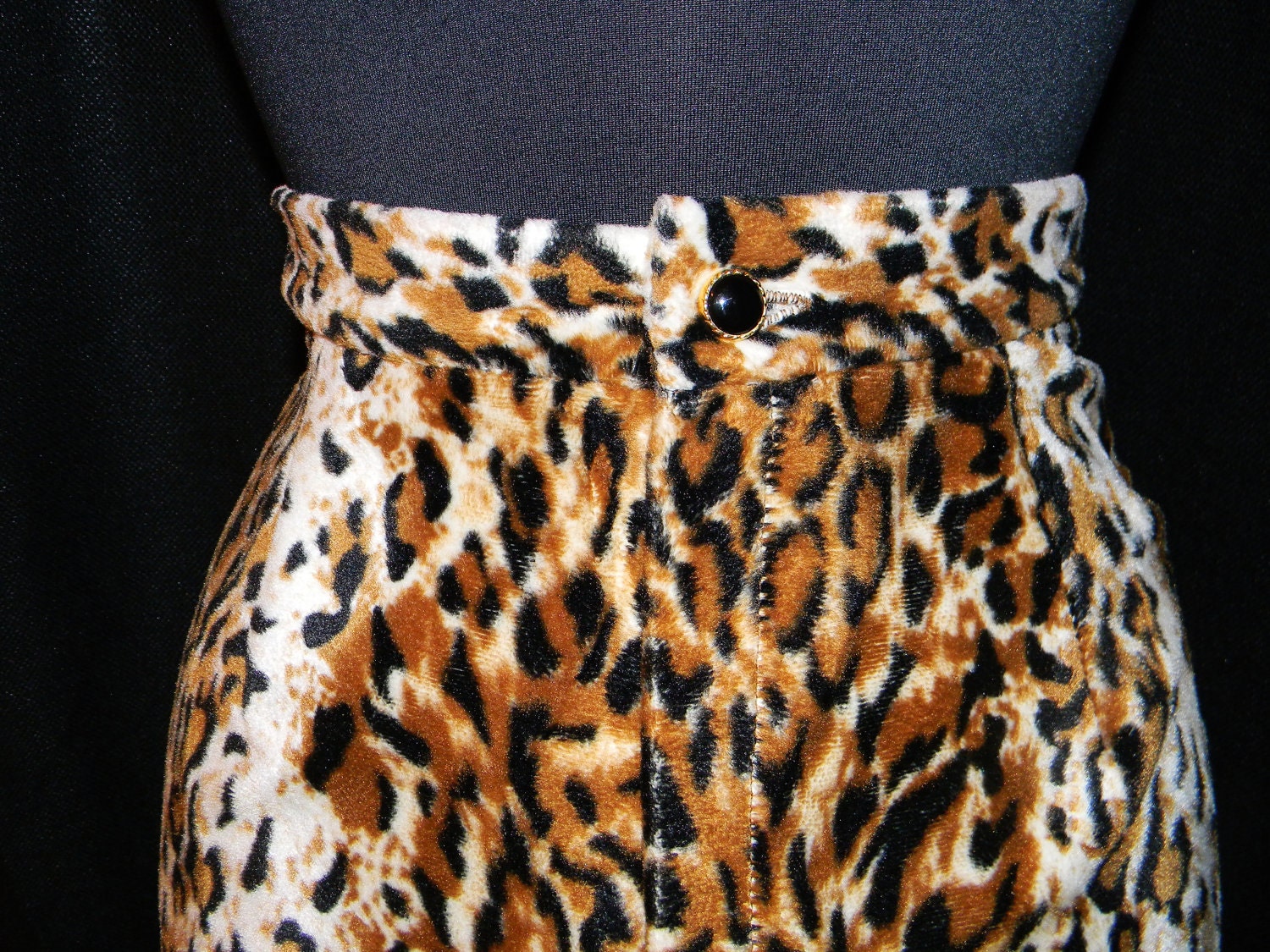SALE Vtg Cheetah Print Skirt