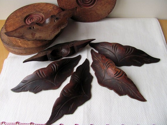 Wooden Drawer Pulls 6 Victorian Matching Antique by HilltopTimes