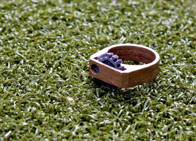 Oh My Gear ring (black)