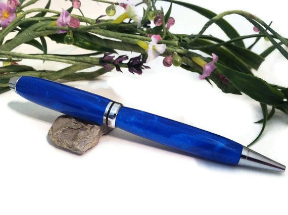 The Royal Blues Hand-Crafted Groomsmen Pen with a Two-Tone Rosewood and Maple Pen Gift Box - Free Engraving