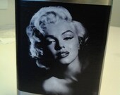 MARILYN MONROE 8oz FLASK