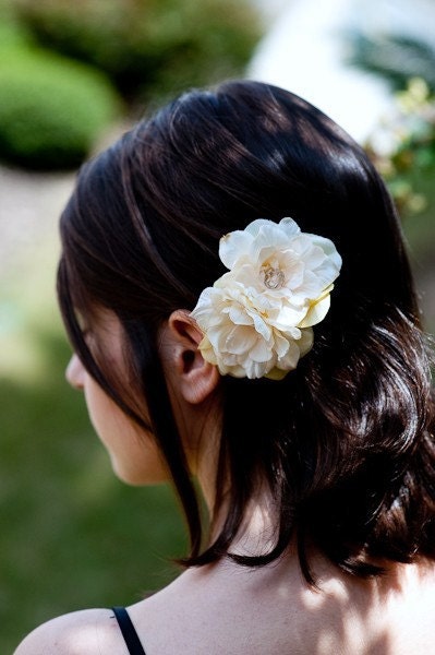 Fabulous Ivory Vintage Flower on an alligator clip with Crystal Center perfect Bride or Bridesmaids WEDDINGS