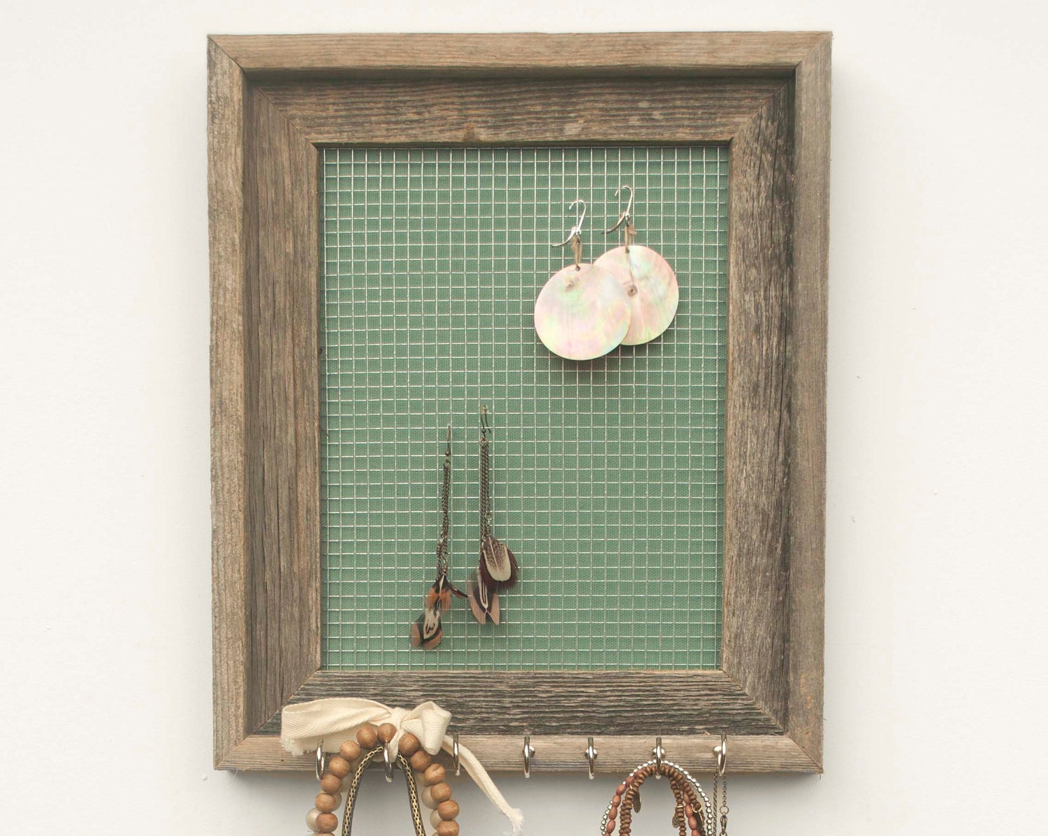 Lake Erie Barnwood Jewelry Holder - Turquoise - 8 x 10