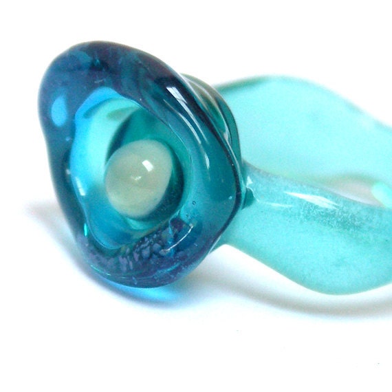 Glass 'Oyster' Ring - Size 7.25
