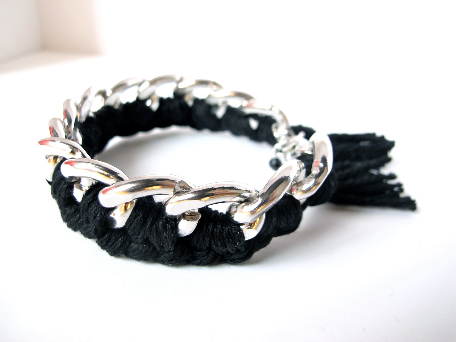 Woven Friendship bracelet in BLACK SiLVER