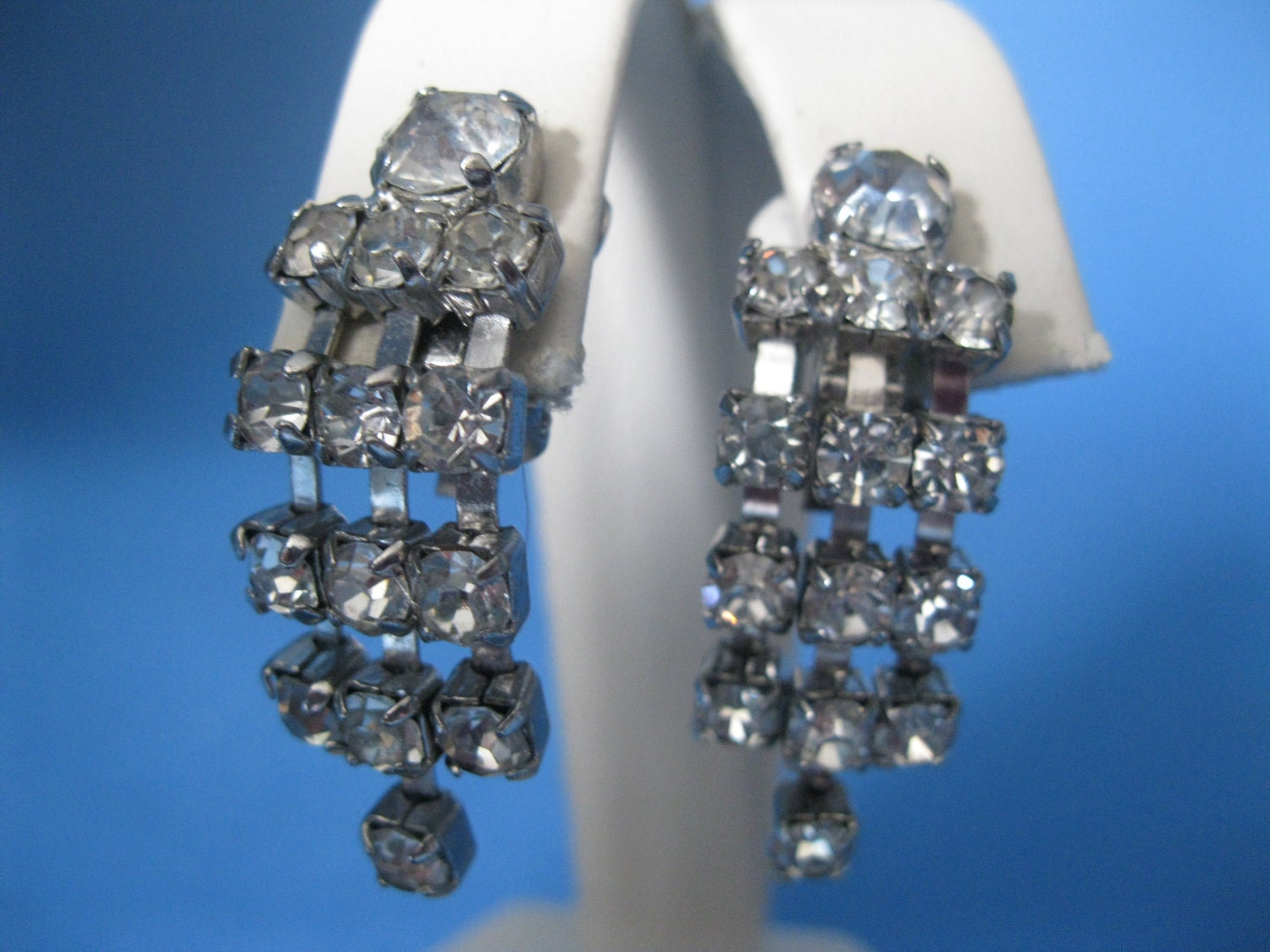 1950s Rhinestone Earrings // Chandelier Style // Formal Prom Wedding //Clip On - ladyscarletts