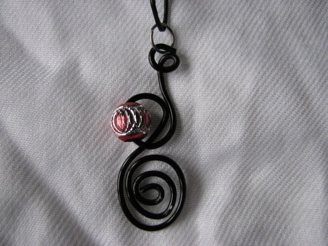 Black wire pendant