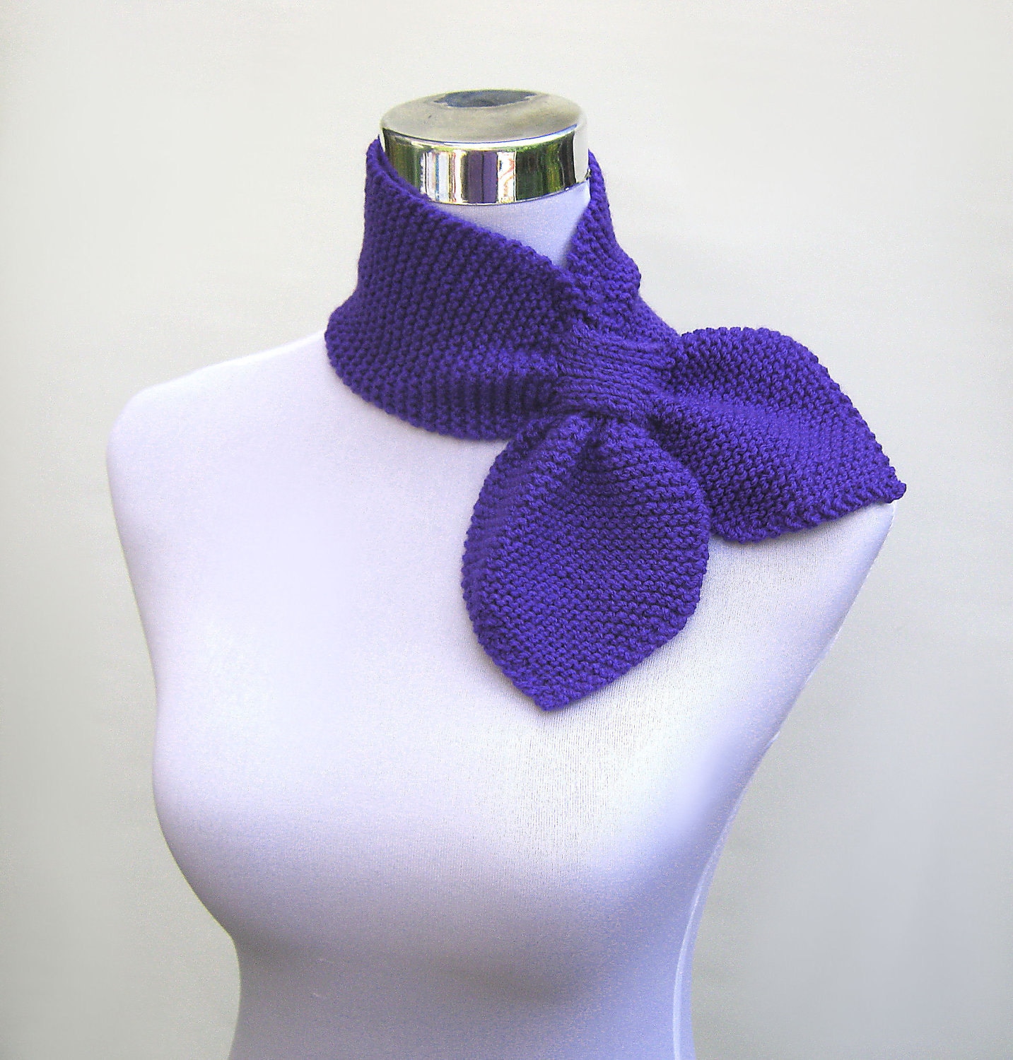 Knitted neck warmer ascot scarf retro fifties style pull by jarg0n
