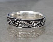 LAUREL LEAF Wedding Band. 5mm width, A Ring in Sterling Silver