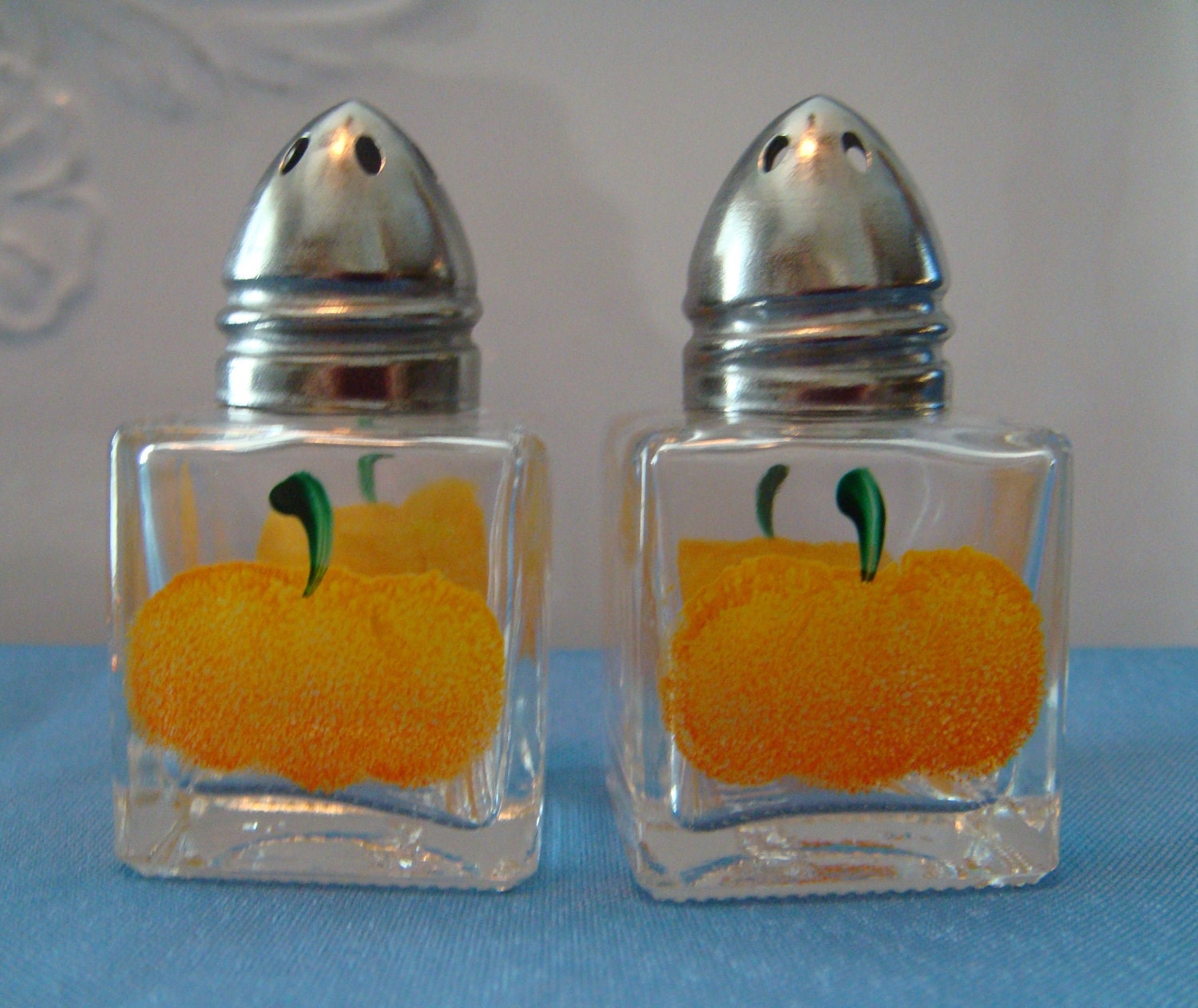 Hand Painted Mini Salt and Pepper Shakers Orange Pumpkins Halloween