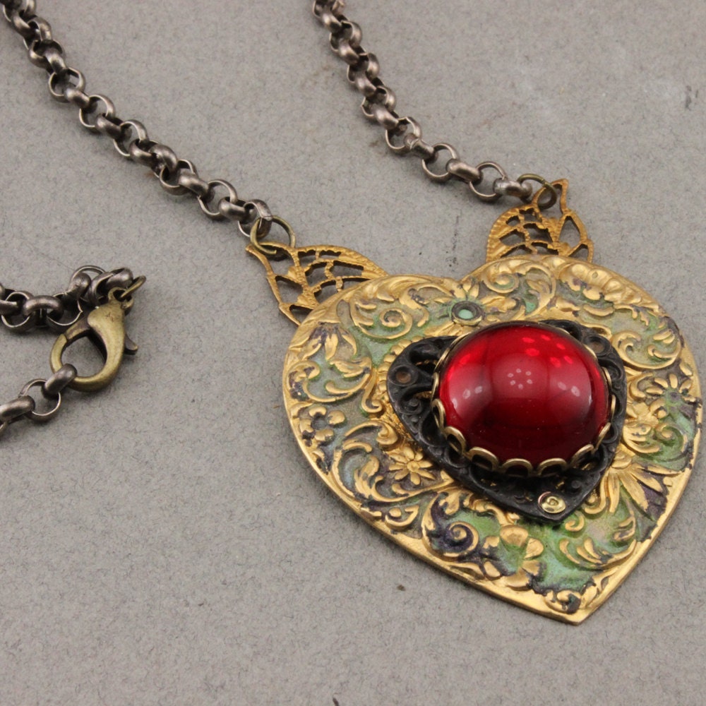 Heart Necklace in Brass and Czech Glass - oscarcrow