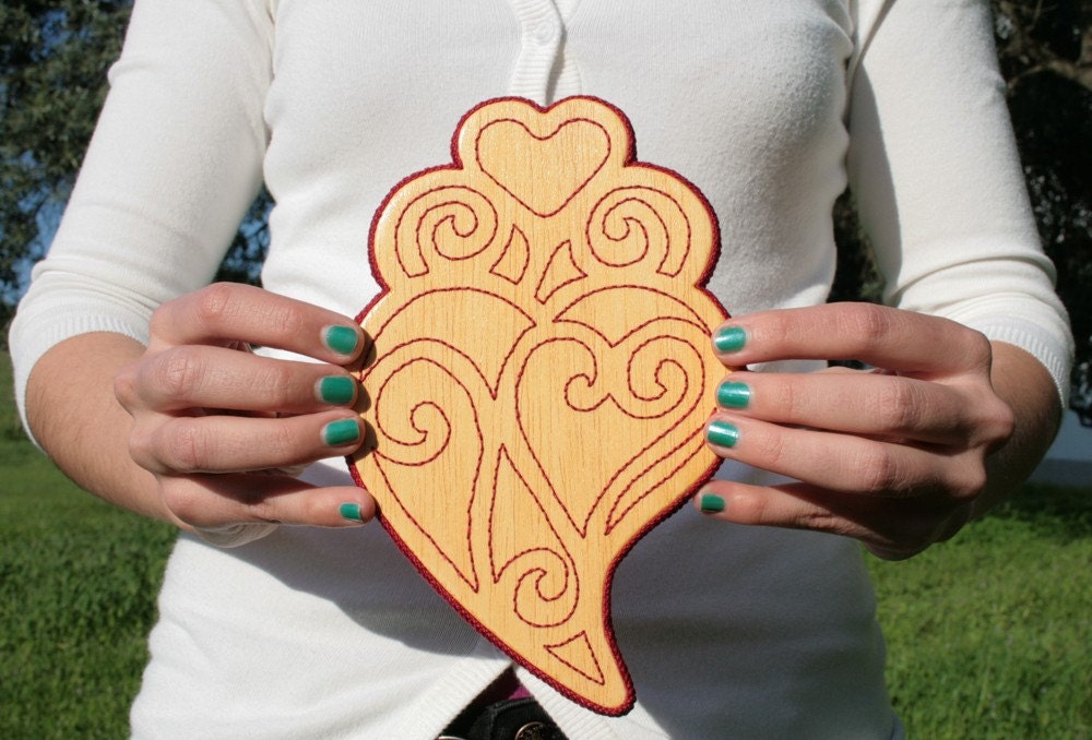Embroidered on Wood - HEART of VIANA - One of the kind - Wall Decor by The Spotless Loop