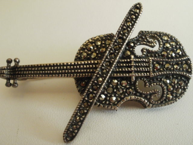 Vintage brooch,Antique Art Deco Violin brooch, 1930s brooch, musician's brooch, sterling silver brooch, marcasite brooch