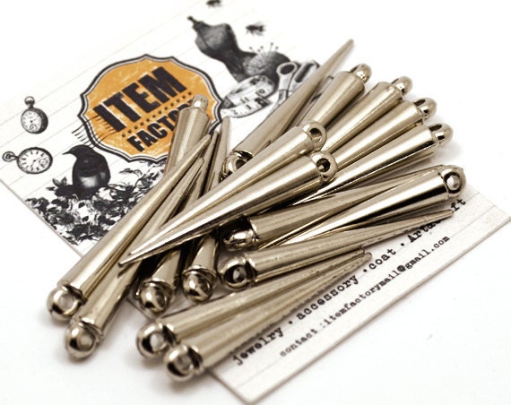 50pcs 1-3/8" (36mm) White Silver Basketball Wives Acrylic Spikes Charms Pendants Beads.