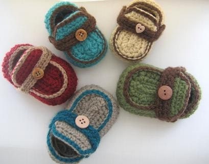 Boy's Moccasins Crochet Baby Booties Pattern ( pdf pattern for sale) in 4 sizes
