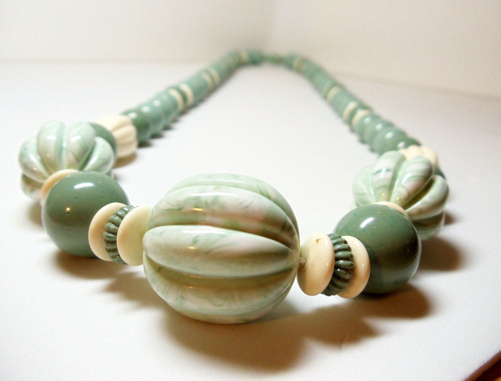 Avon Mint and Ivory Necklace- Vintage- Plastic- Marbleized- Beaded- 1980- 28 Inches