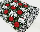 Pet Bed Skulls-n-Roses small Machine washable cat bed - dog bed - pet beds