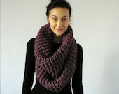 The Barrow - Chunky Infinity Scarf - Fig