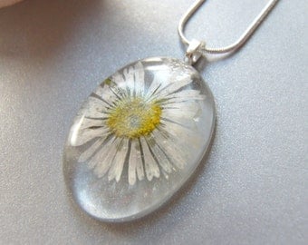 Real Daisy Necklace, Real Flower Eco Jewelry, Pressed Flowers, Botanical Necklace