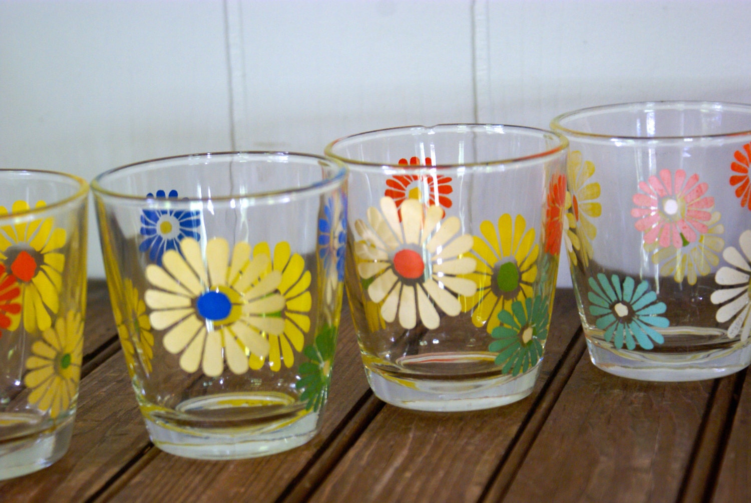 Vintage Daisy Sour Cream Glasses Slightly Imperfect