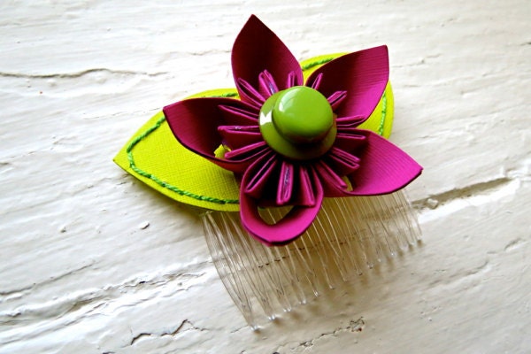Paper Flower Hairpiece, Headpiece, Comb, Kusudama, Fuchsia, Green