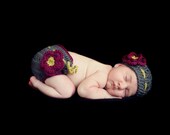 Crochet Diaper Cover with matching Hat set, features a 2 layer flower and bow- grey, berry and lime green