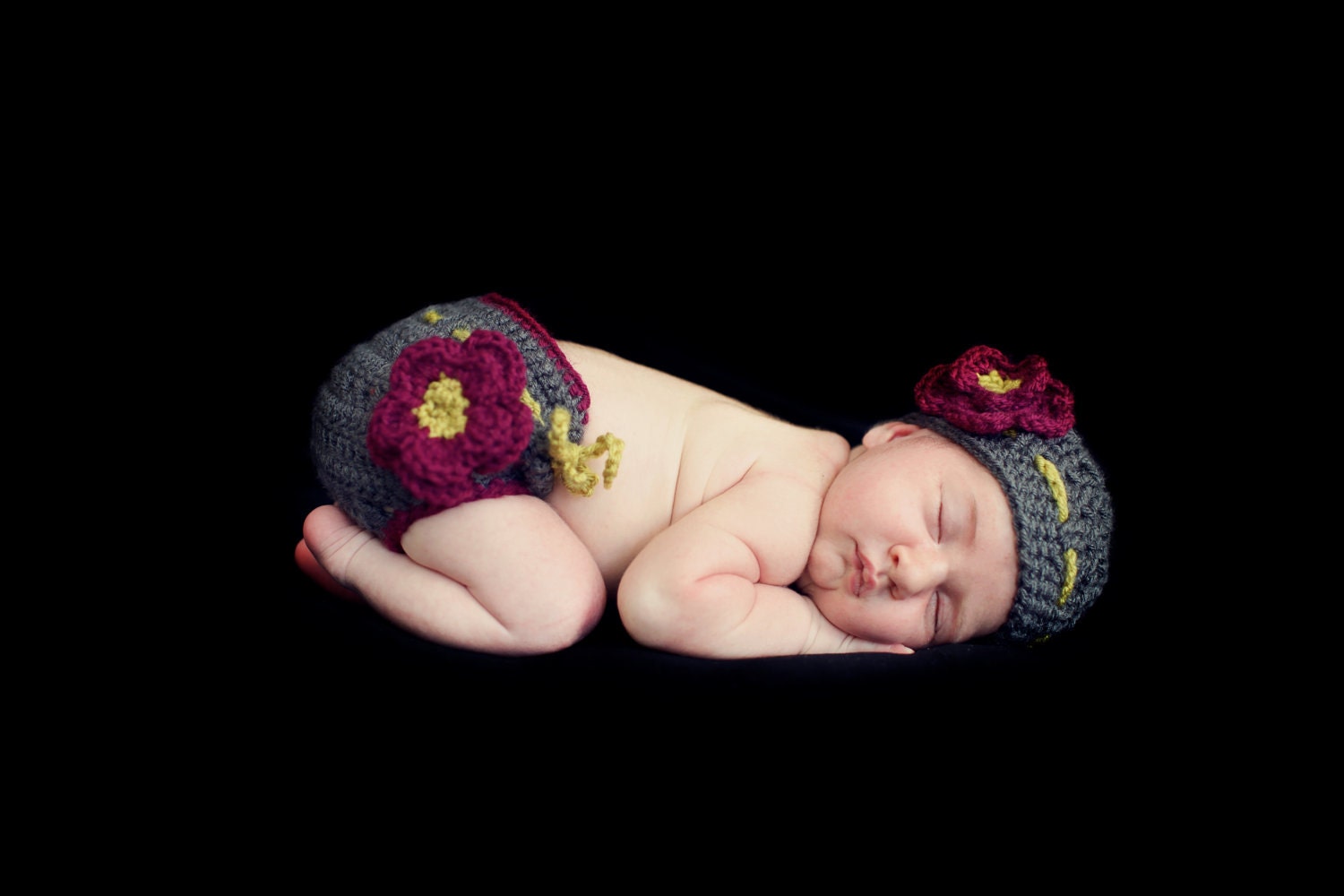 Crochet Diaper Cover with matching Hat set, features a 2 layer flower and bow- grey, berry and lime green