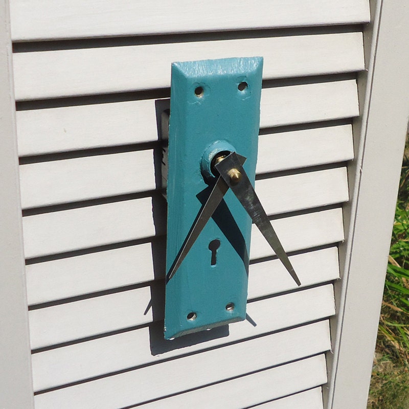 Antique Key Hole Clock