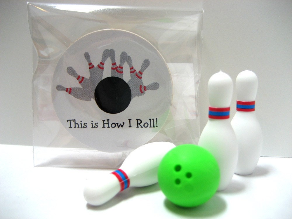 Bowling - This is How I Roll - Funny Wood Magnet