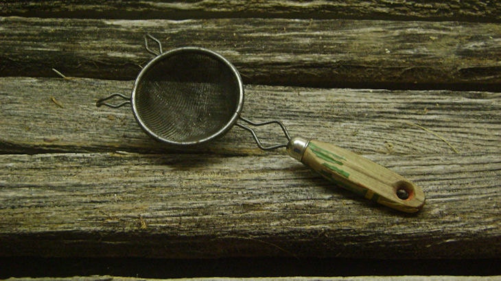 Vintage Strainer/Sieve Chippy Green and Yellow handled