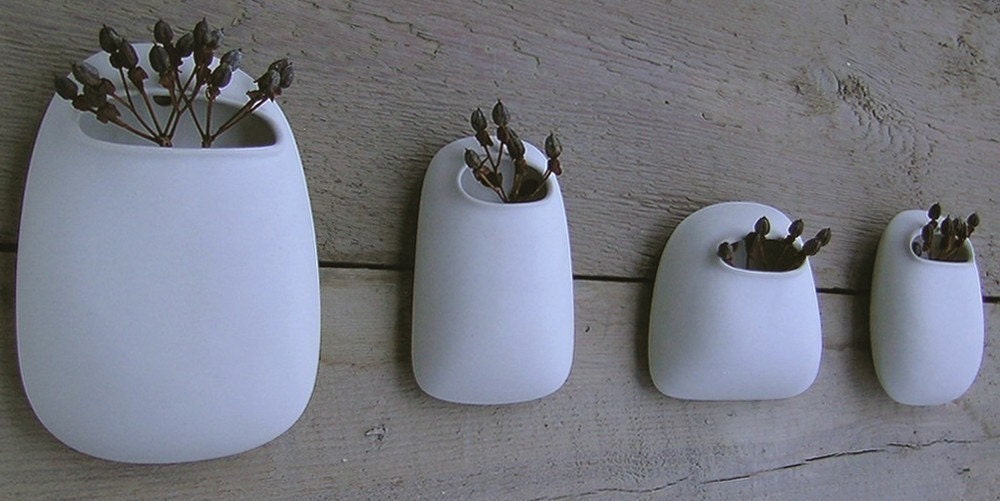 Small Hanging Vertical Pod Wall Vase